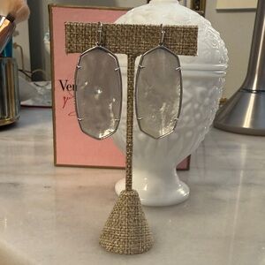 Kendra Scott Danielle earrings in silver with mother of pearl.